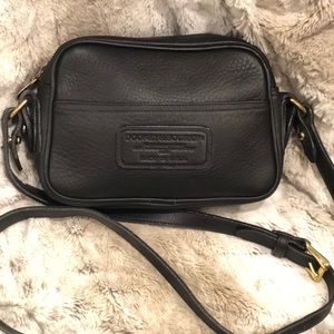 Vintage Dooney & Bourke black leather crossbody